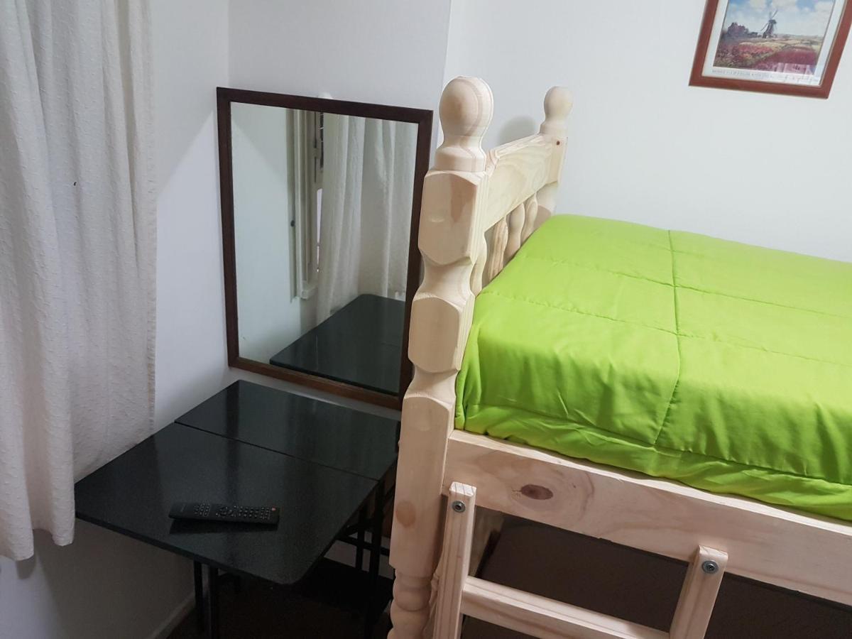 Habitacion Con Bano Privado Un Piso Por Escalera Buenos Aires Exterior foto