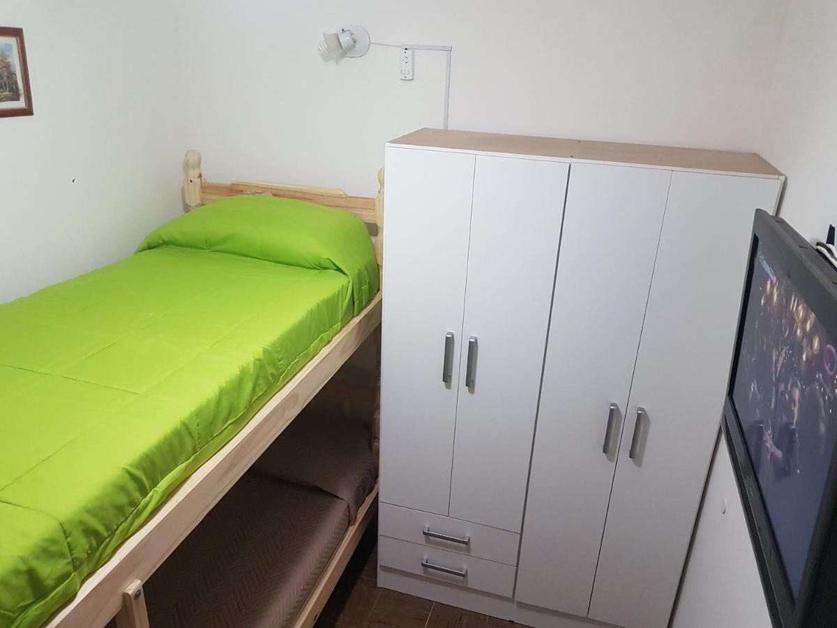 Habitacion Con Bano Privado Un Piso Por Escalera Buenos Aires Exterior foto