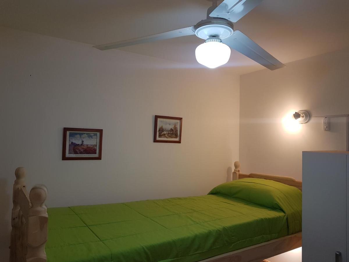 Habitacion Con Bano Privado Un Piso Por Escalera Buenos Aires Exterior foto