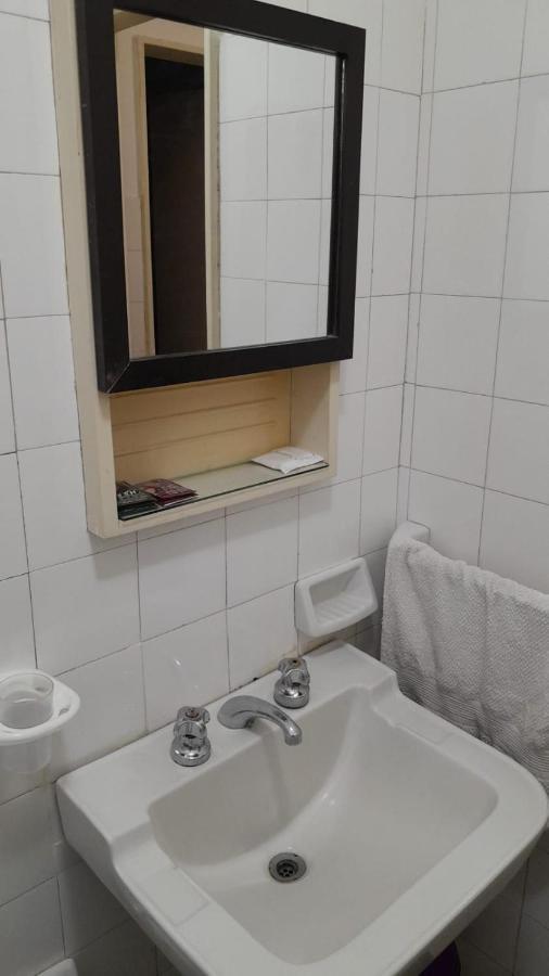 Habitacion Con Bano Privado Un Piso Por Escalera Buenos Aires Exterior foto